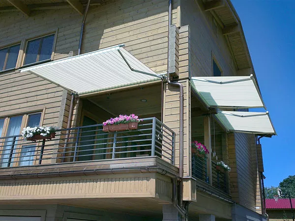 La bonne façon d'ouvrir un store à cassette pleine.