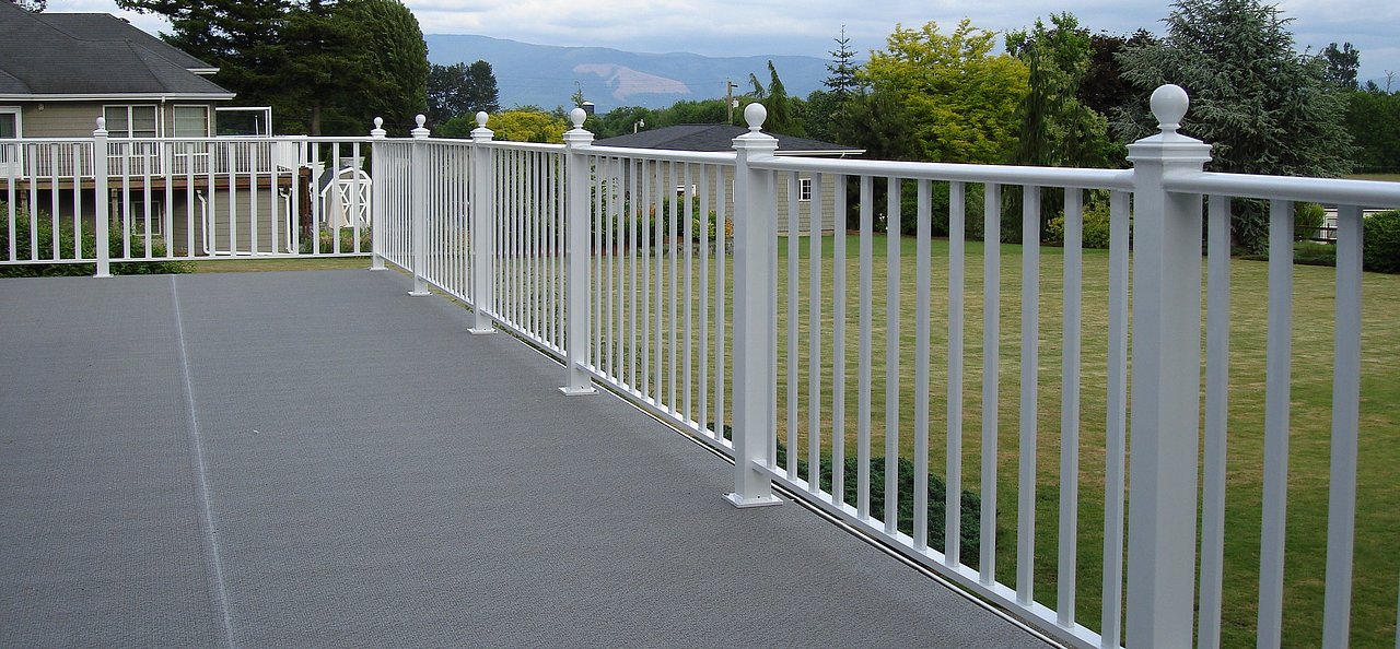 Comment nettoyer correctement les garde-corps métalliques pour des performances à long terme ?