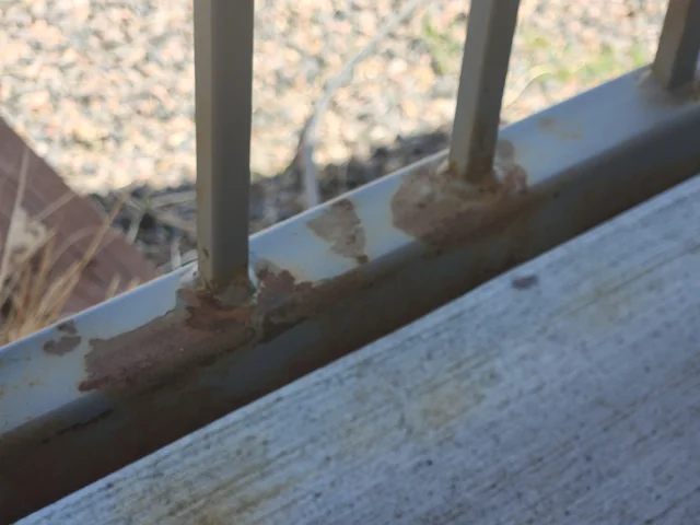 Comment enlever la rouille d’une rampe métallique ?