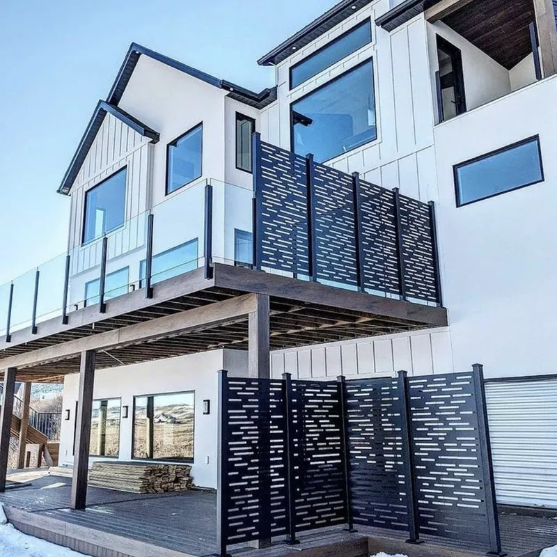 Écran de confidentialité en métal